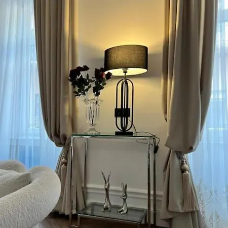 Premium Luxury Near Basilica