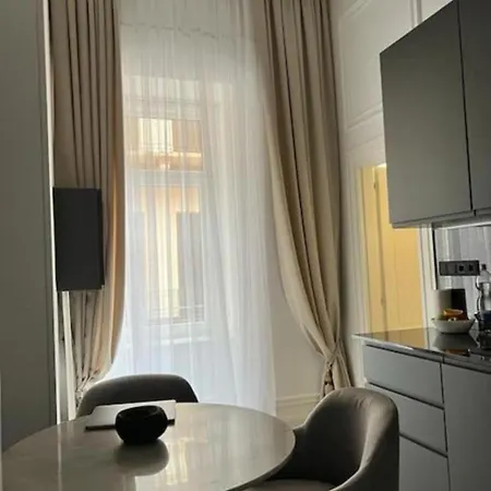 Premium Luxury Near Basilica