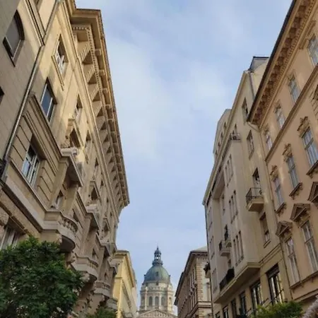 Premium Luxury Near Basilica *