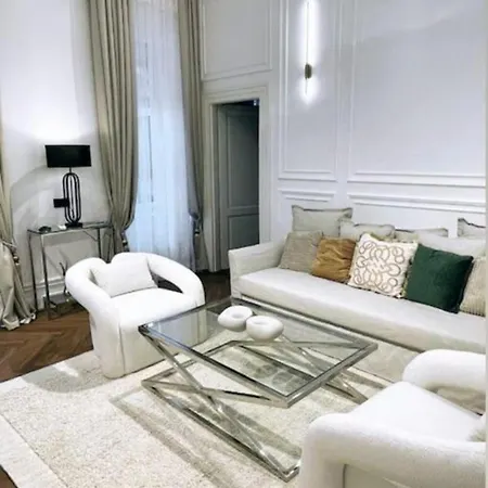 Premium Luxury Near Basilica 아파트 *