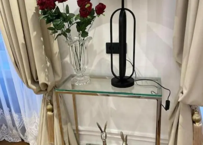 Premium Luxury Near Basilica Apartmán *