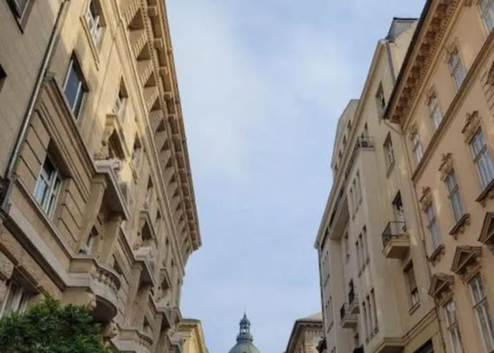 Premium Luxury Near Basilica *