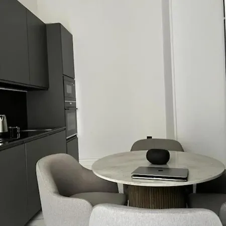 Premium Luxury Near Basilica