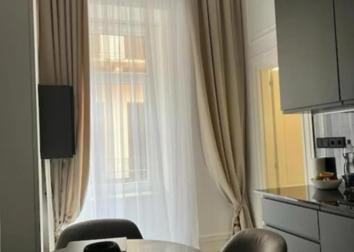Premium Luxury Near Basilica